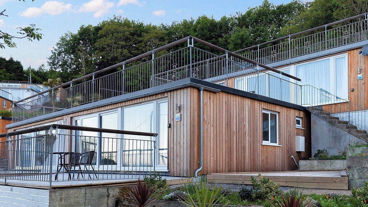 Millendreath Apartment | Sea Shore Pet apartments are perfect for families with children and pets.
