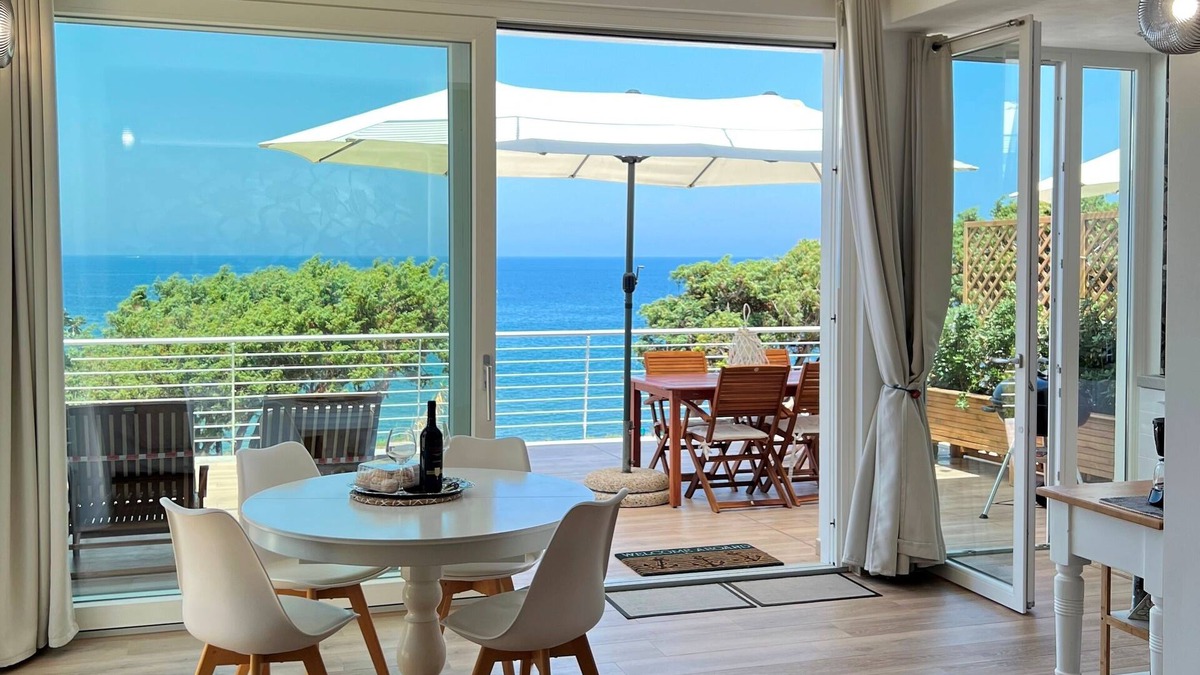 La Ciaccia Apartment | Sea side, panoramic apartment in villa, free WiFi Internet