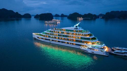 Bai Chay Boat Rental | Sea Stars Cruise Ha Long