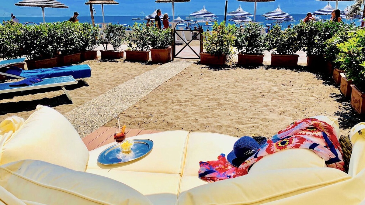 Positano City Centre House | Sea Suite Positano ; luxury beach escape. Relaxation and charm 50 steps from the sea.