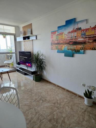 La Linea de la Concepcion Apartment | Sea View Apartment - 5 Min Walk to Gibraltar