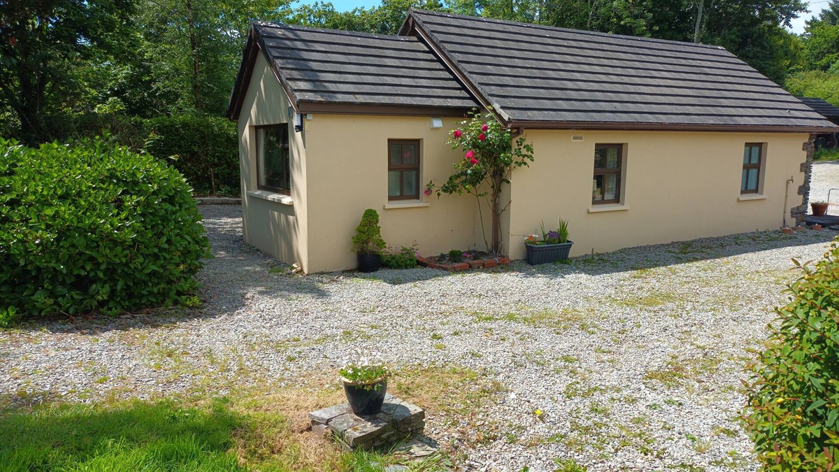 Leap Cottage | Sea view 1-Bed Cottage with private garden