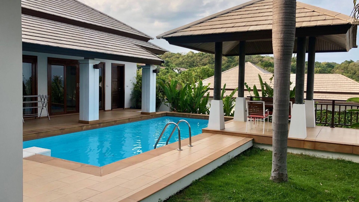 Choeng Mon Villa | Sea view 2-BR villa with gym and tennis court