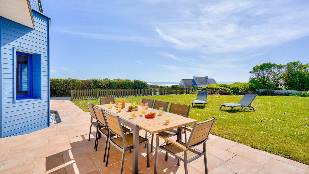 Plovan House | Sea view, 200m from the beach, house for 9