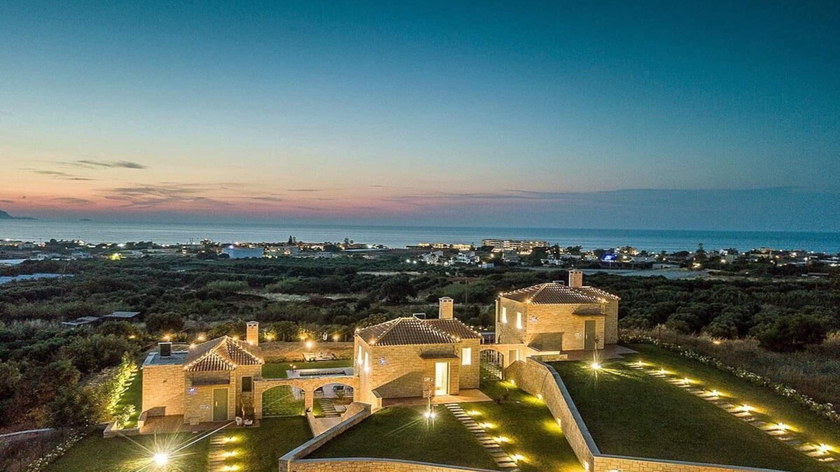 Agkisaras Villa | Sea View 3 bedroom villa with a heated pool