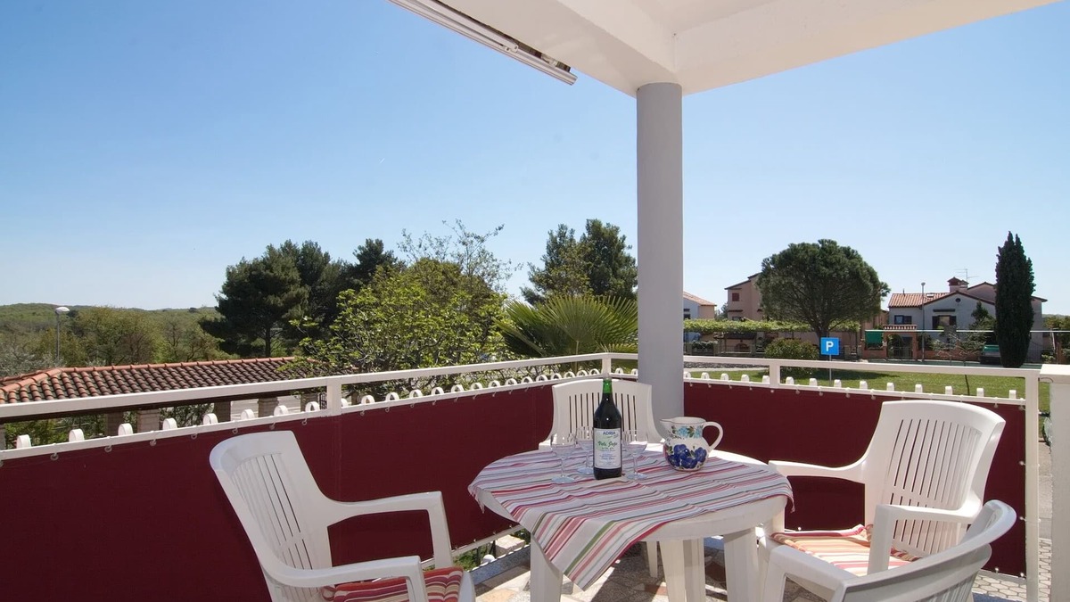 Brulo Apartment | Sea view, 300m to the beach, 3 bedrooms, 2 bathrooms, washing machine/dishwasher