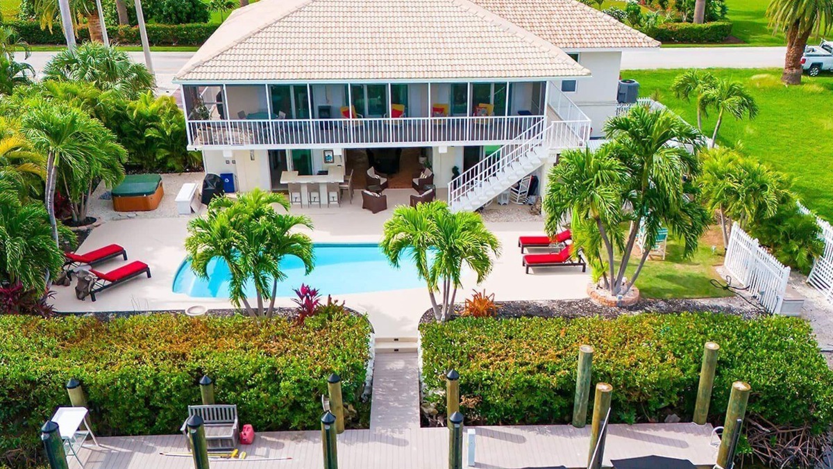 Coury House | Sea View 3bed/2.5 bath with private pool