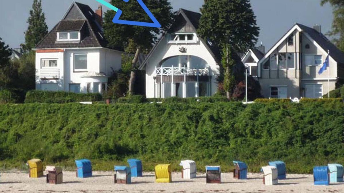 Schilksee Apartment | Sea view and beach on the doorstep: Ostsee-Strandvilla Schilksee, top floor vacation apartment