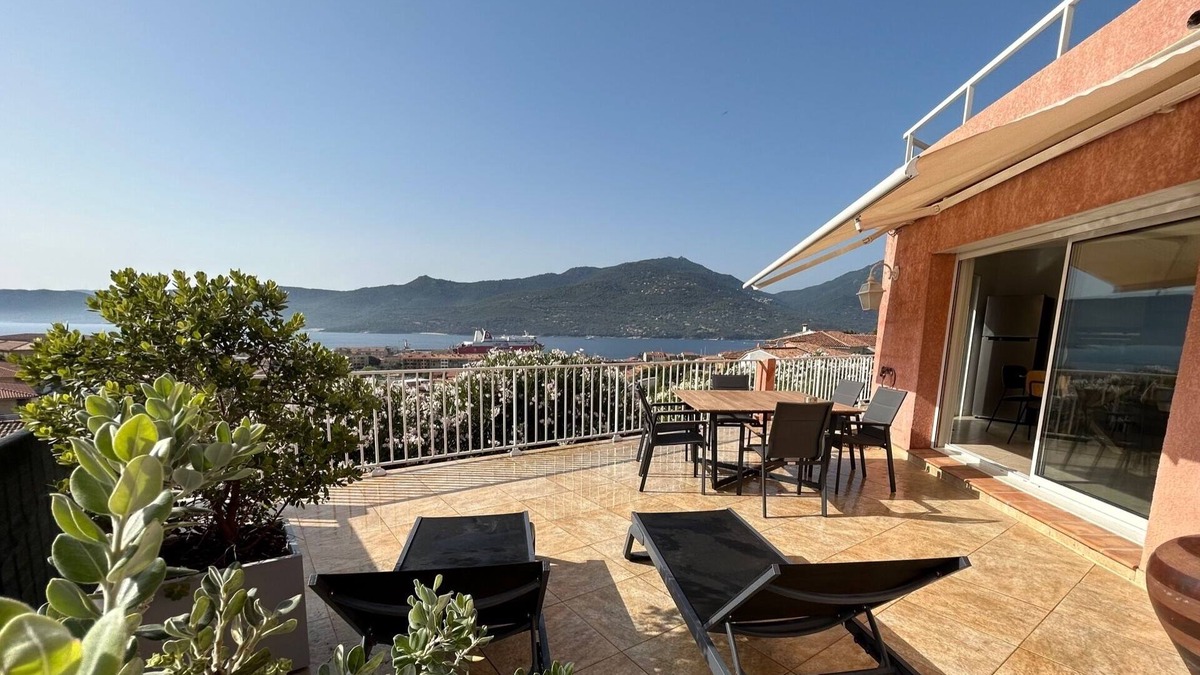 Propriano Apartment | Sea view apartment in a villa 5 minutes from the beach