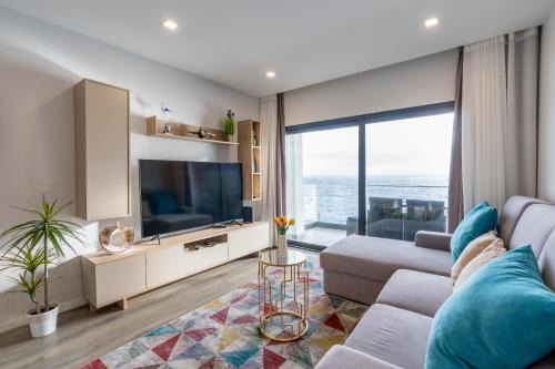 Gaula Apartment | Sea View Balcony by Homie