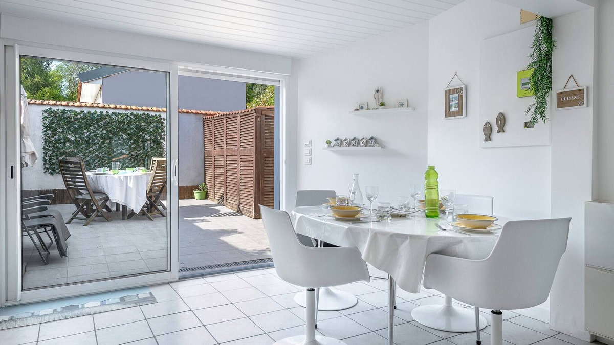 Le Cormier House | Sea view, beach 50m away, House for 4, terrace