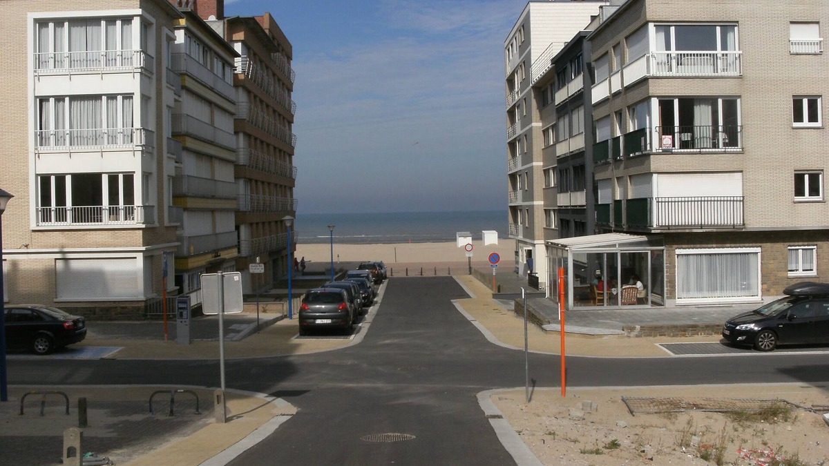 Koksijde-Bad Apartment | Sea view Comfortable 2-bedroom apartment Renovated WIFI + Free garage