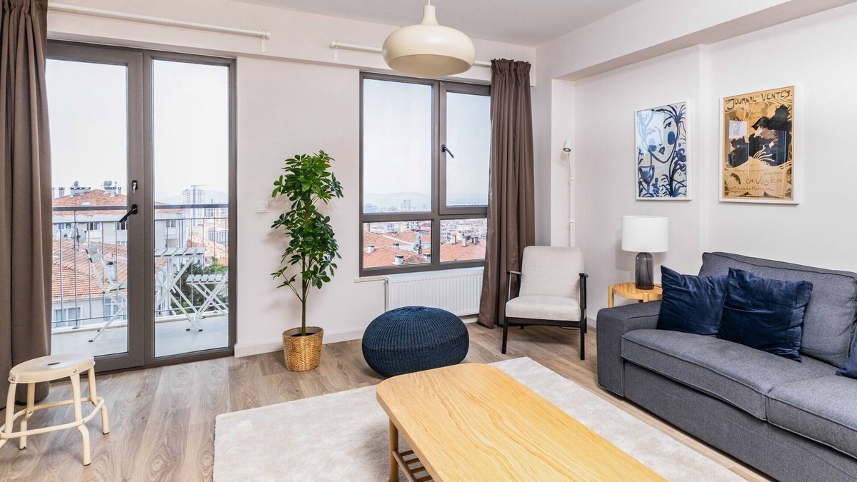 Maltepe Apartment | Sea view Flat w Balcony Near Metro 9 min to Coast