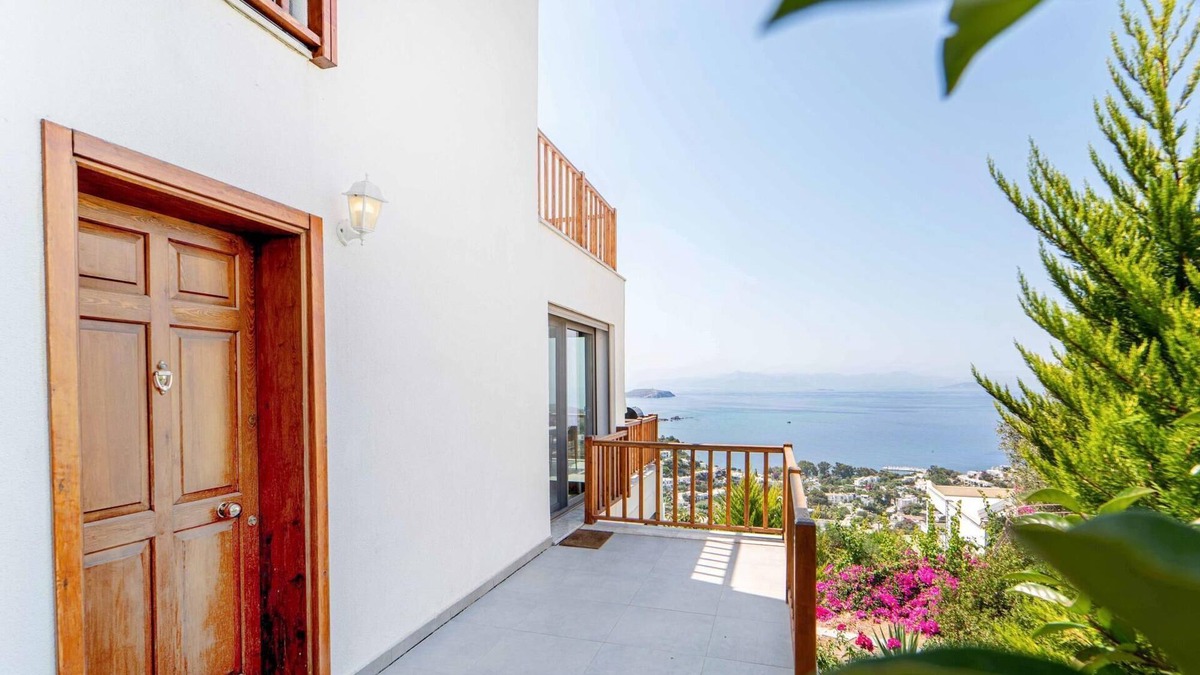 Koyunbaba Villa | Sea View Flat with Terrace 3 min to Beach