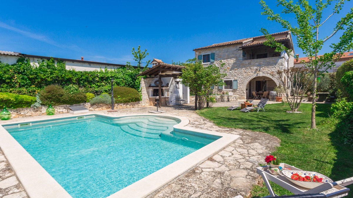 Vosteni Villa | Sea view, garden with barbecue, pool with loungers, parking, air conditioning
