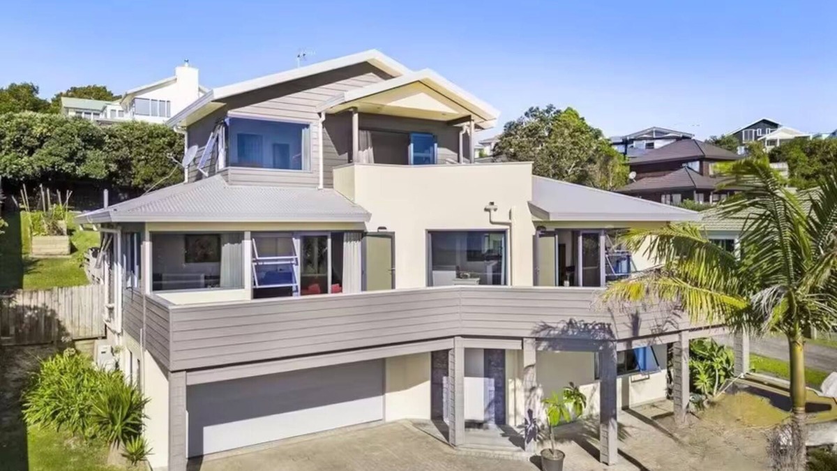 Gulf Harbour House | Sea View Holiday Home