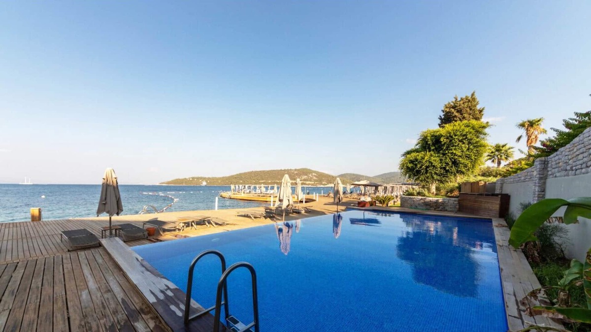 Bodrum City Center Villa | Sea View Loft House w Shared Pool 1 min to Beach