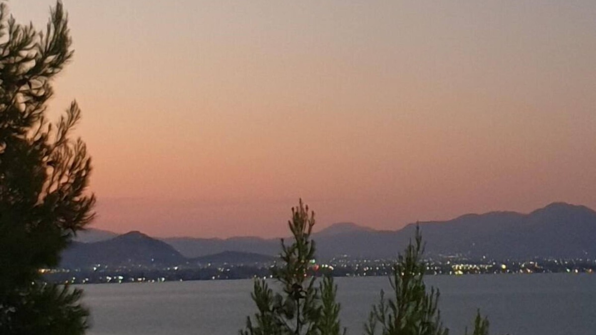 Kiveri House | Sea view maisonette