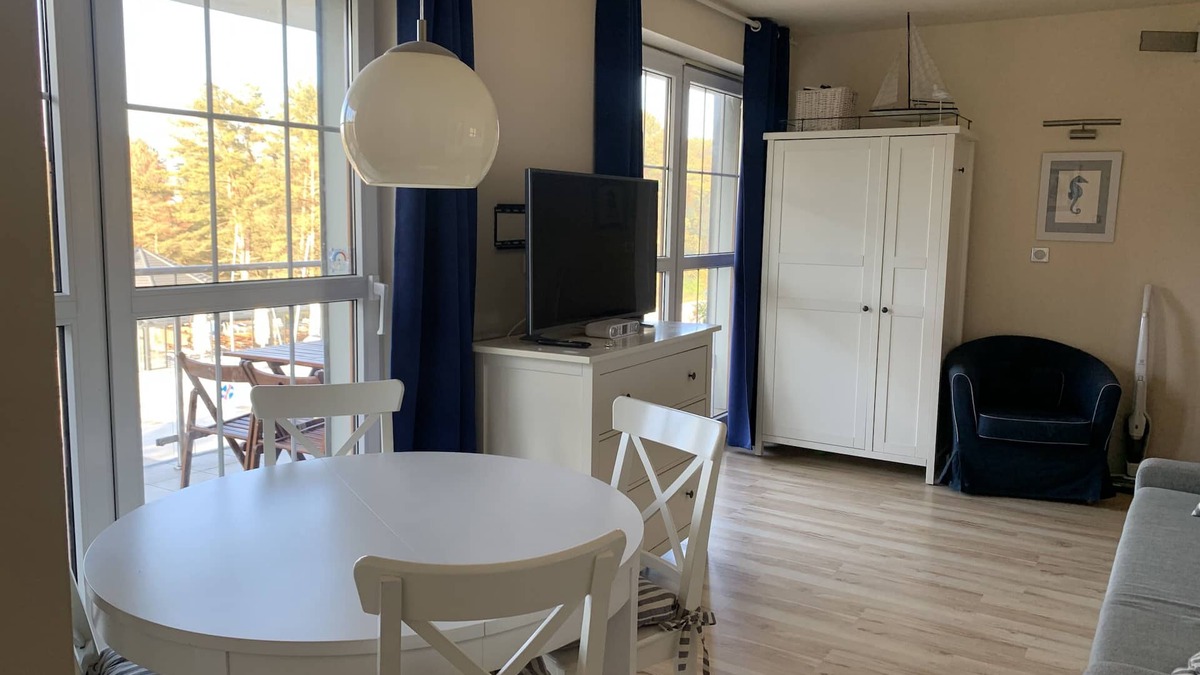 Swinoujscie Apartment | Sea view Comfortable apartment (4 pers.) - Ins. Usedom; Quiet situation you. on the beach