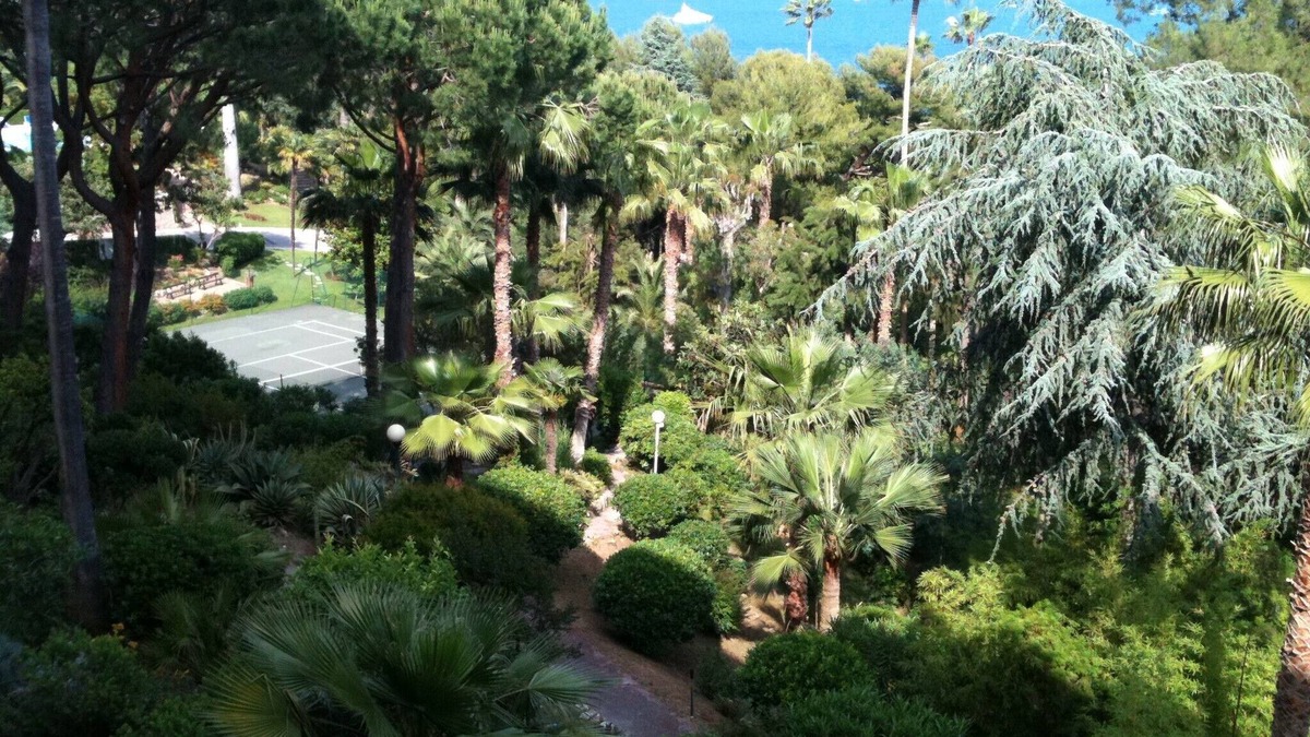 Vallauris Apartment | SEA VIEW STUDIO 35m2 - PRIVATE PARKING - TENNIS POOL - PARK - STANDING RESIDENCE
