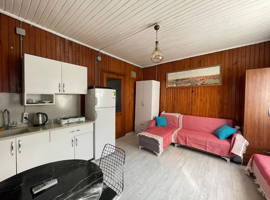 Zeytinburnu House | Sea View Studio House in Golden Horn