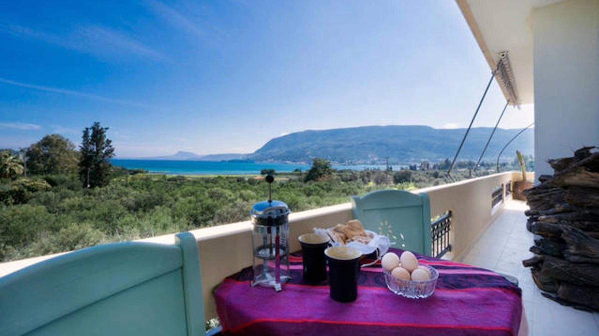 Souda Apartment | SEA VIEW STUDIO, NEXT TO THE BEACH, NATURE AND FARM AROUND, NEAR THE HIGHWAY