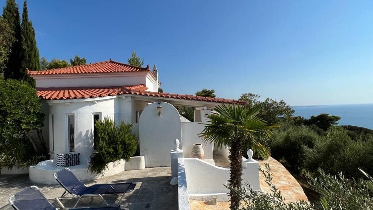 Lepreo House | Sea view vacation home in secluded location