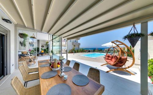 Karteros Villa | Sea view villa with private pool close to the beach