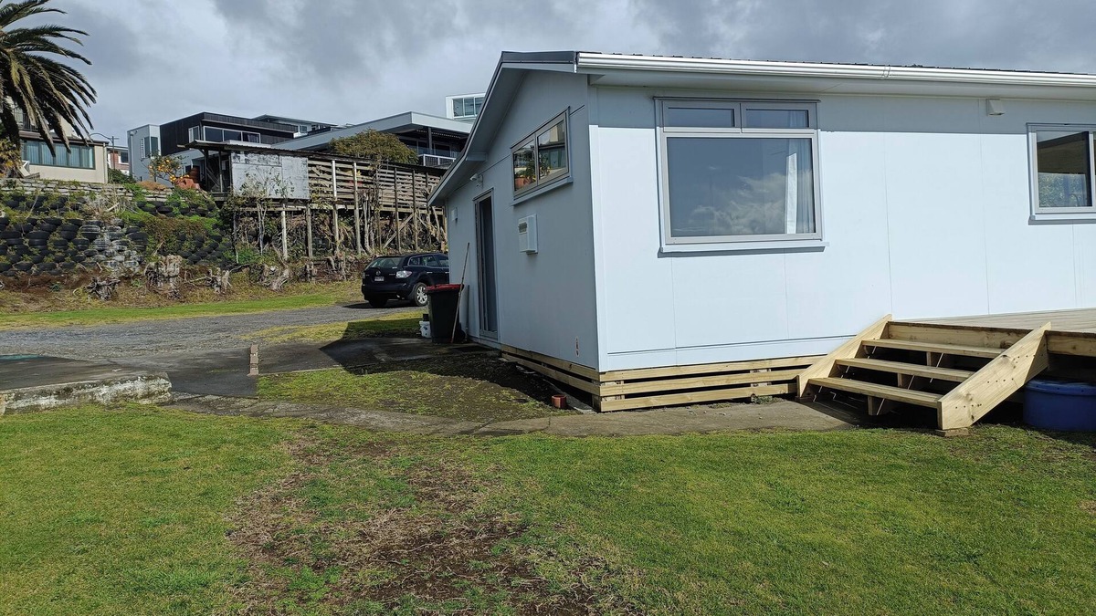 New Plymouth Cottage | Sea views, near beach, fishing club, supermarket, private