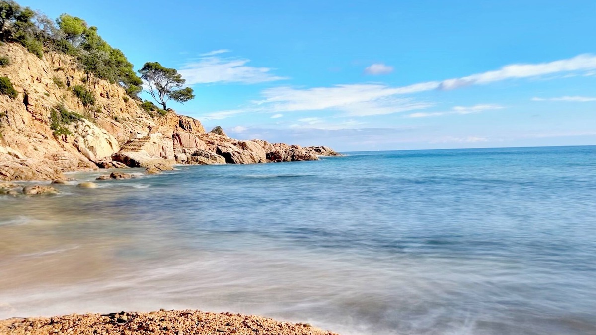 Salionc Apartment | 🏖️ Sea Views + Private Beach. What Else?