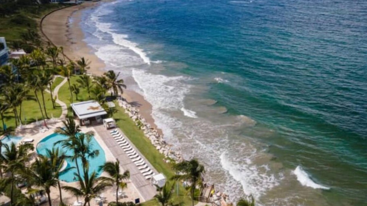 Residencial El Doral Condo | Sea Winds kite Beach Oceanfront