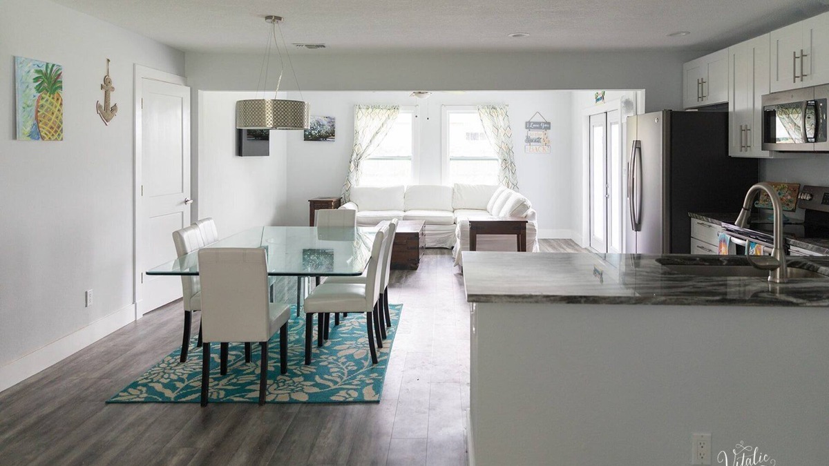 Sebastian Highlands House | SEAbastian Inn. Your perfect get away!