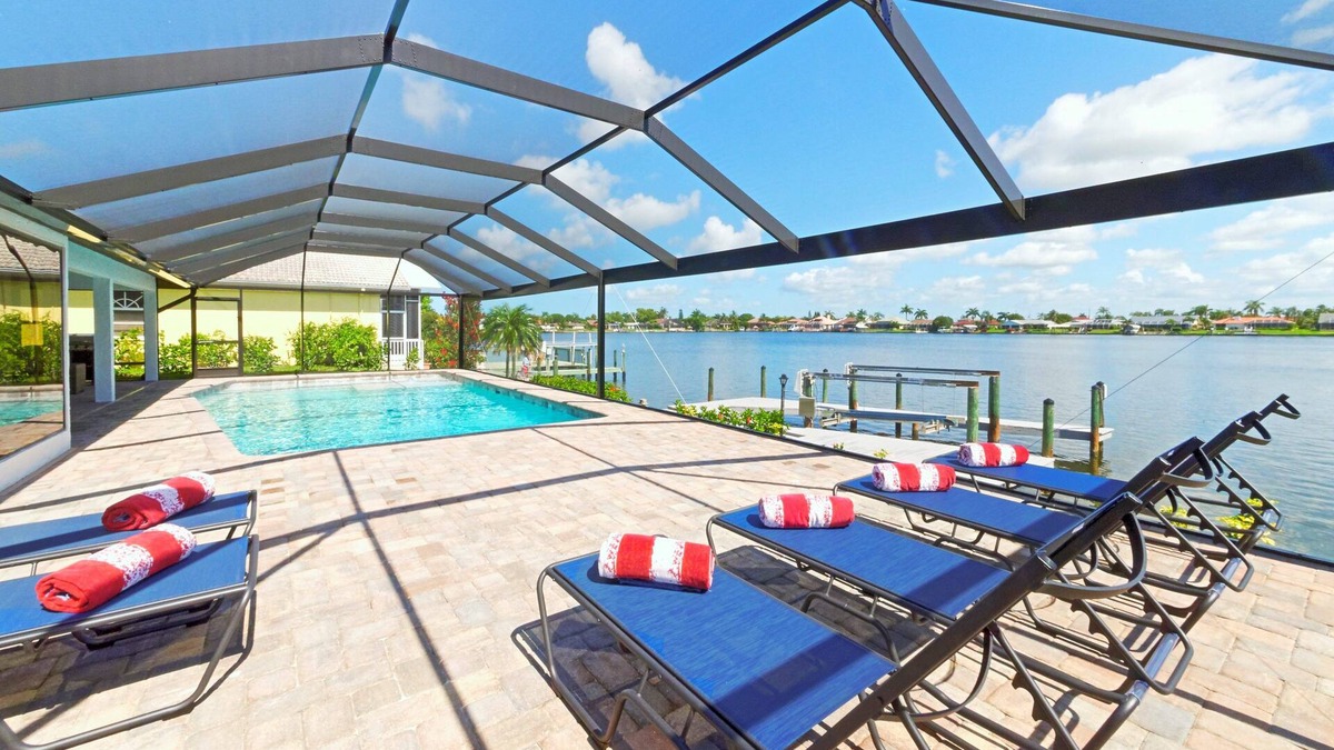 Eight Lakes Villa | SEABIM Villa TRENDALIA - Modern style, big pool, Lake view, Gulf access