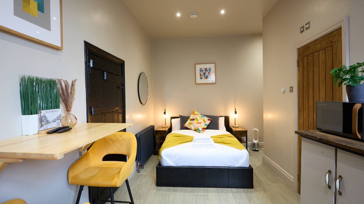 Golborne Apartment | Seabiscuit Studio by Stone Pit Apartments