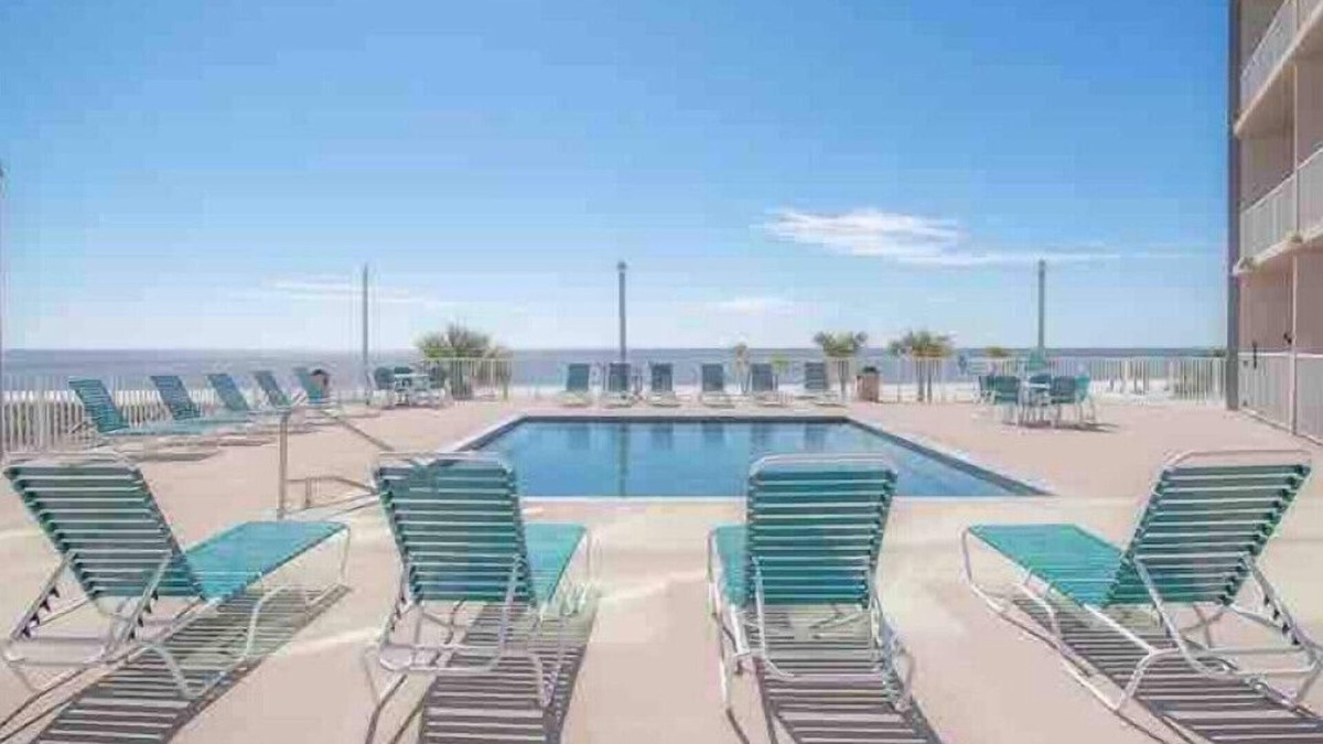 Biloxi Condo | Seabreeze 2 Bed Condo - On the Beach, Biloxi, MS