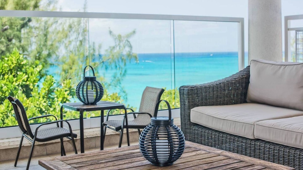 Seven Mile Beach Apartment | Seabreeze 8 - Luxury 4-Bedroom on Seven Mile Beach