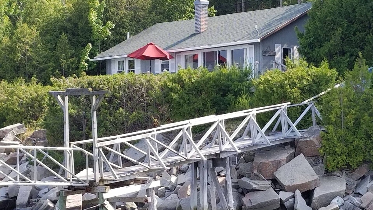 Hall Quarry House | Seabreeze Cottage 20' from the Ocean - Incredible views of Acadia National park.
