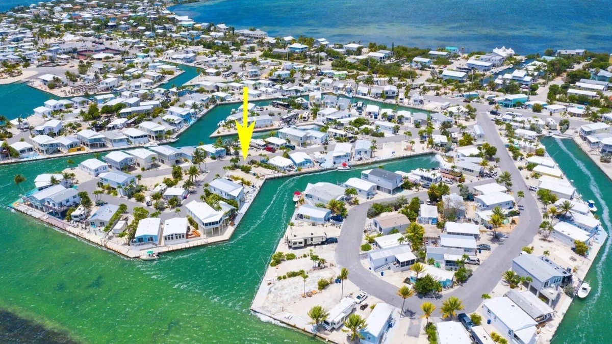 Cudjoe Key RV Rental | Seabreeze Escape WF RV Lot 489