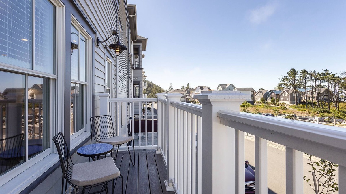 Seabrook House | Seabrook's At Last, a loft in Town Center!