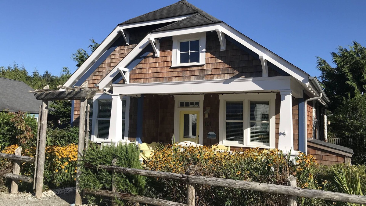 Seabrook House | Seabrook's Beachcomber: Dog Friendly!