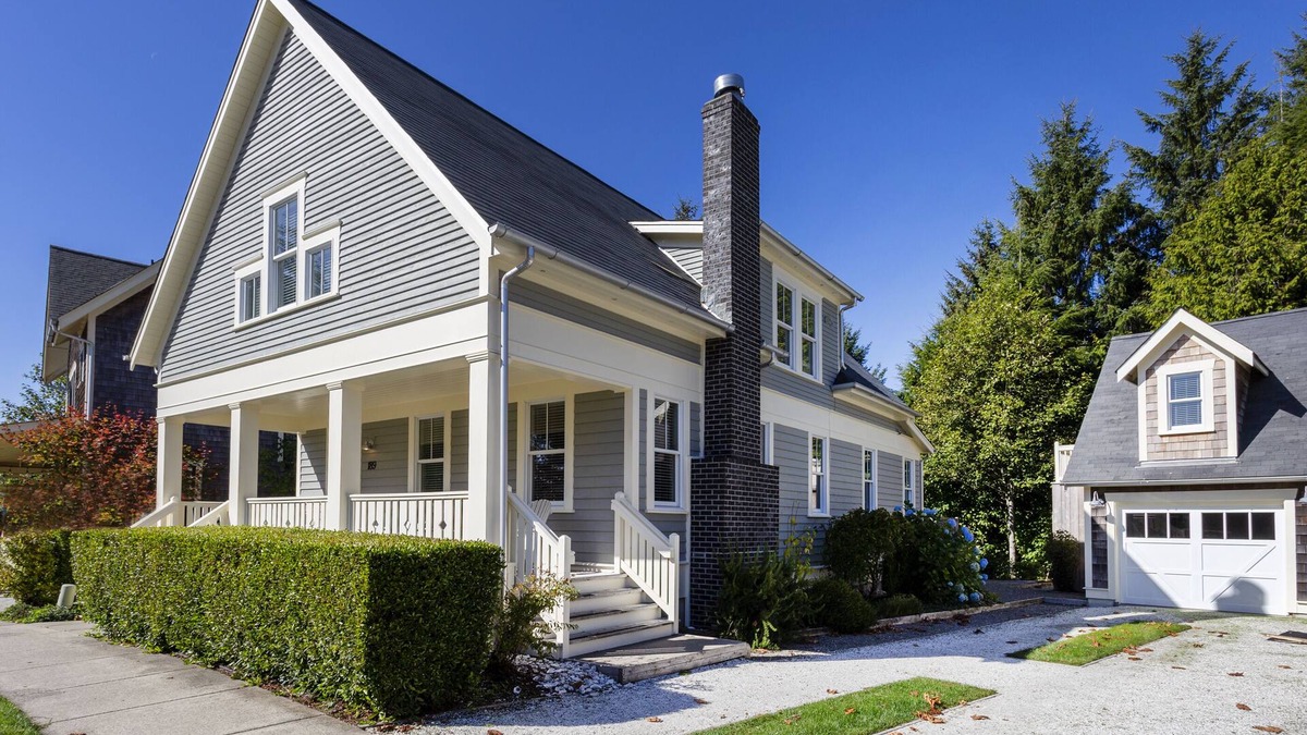 Seabrook House | Seabrook's Best Times Beach House, a quiet and spacious home!