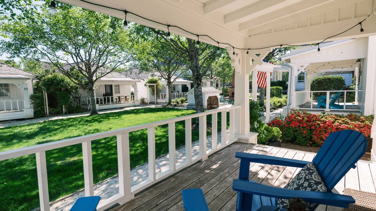 Seabrook House | Seabrook's Periwinkle Cottage, a cozy 2-bedroom home!