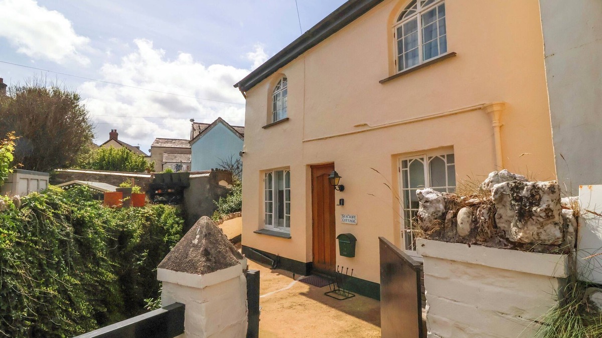 Combe Martin Cottage | SEACROFT COTTAGE, pet friendly, with a garden in Combe Martin