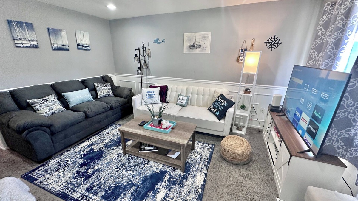 Clinton Township House | Seafarers Ranch by Lake St Clair! King bed 58” TV