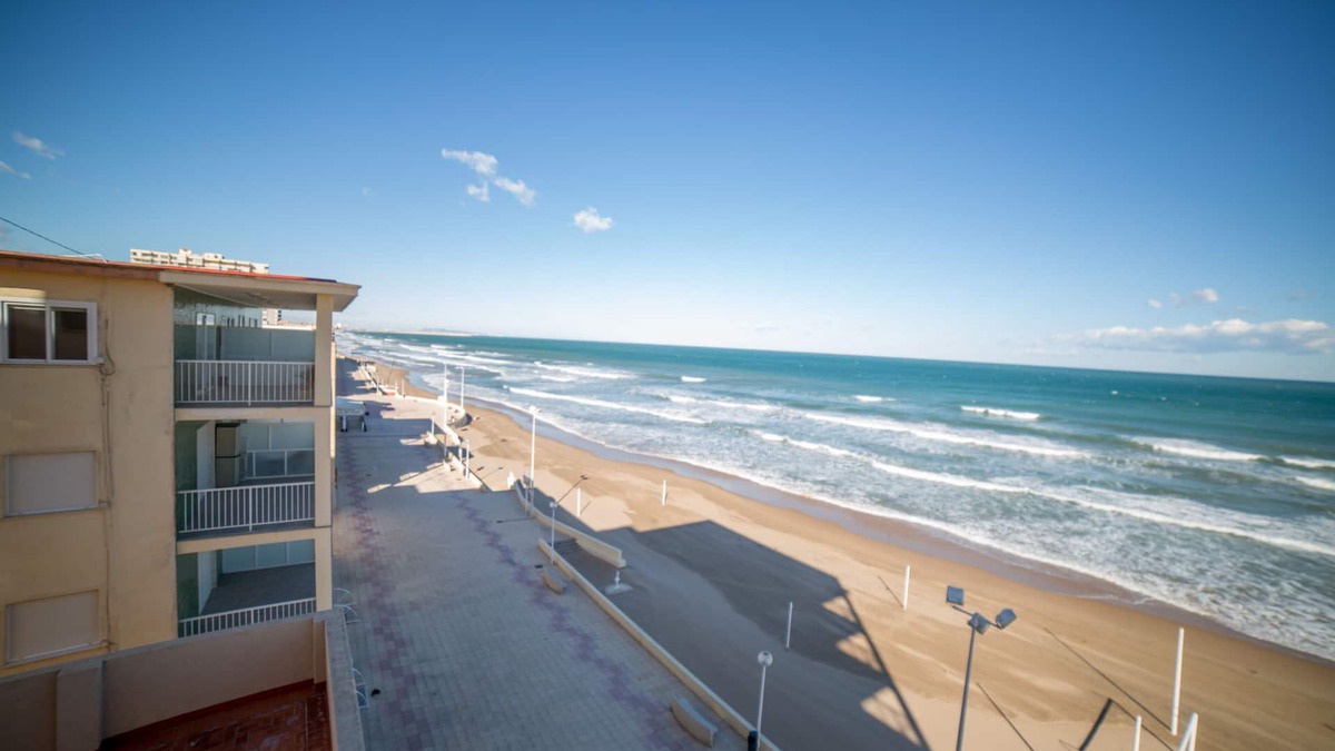 Plaza De La Costera Apartment | SEAFRONT APARTMENT