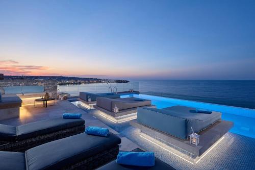 Hersonissos Centre Apartment | Seafront Apartments by Myseasight