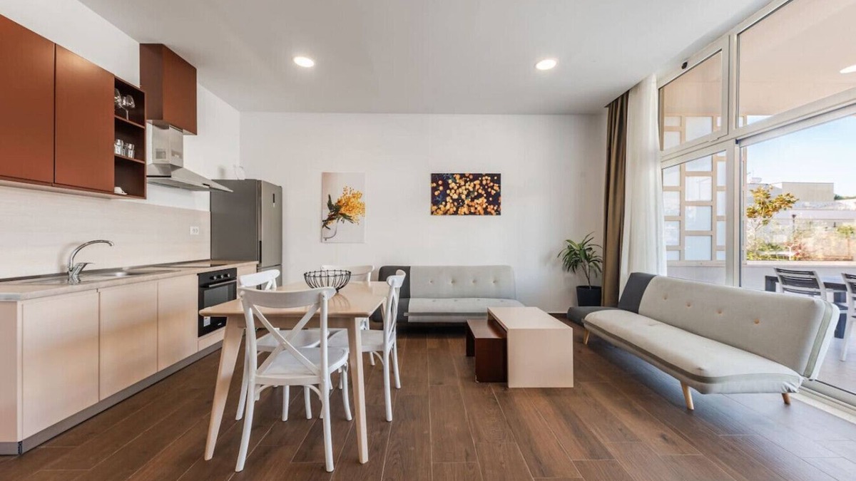 Qerek Apartment | Seafront Escape in Durrës - Mimoza