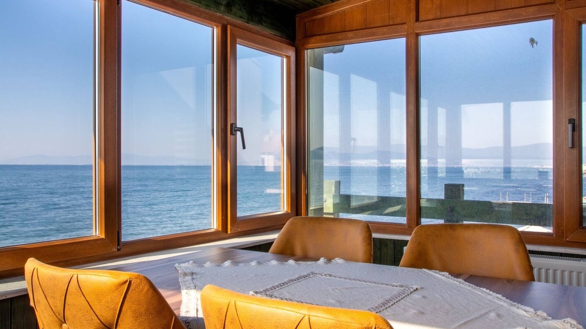 Urla Apartment | Seafront Flat w Fireplace, Terrace 1 min to Beach