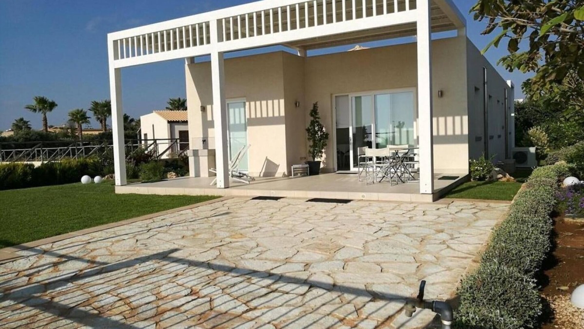 Petrosino Villa | Seafront Villa "The Cliff"