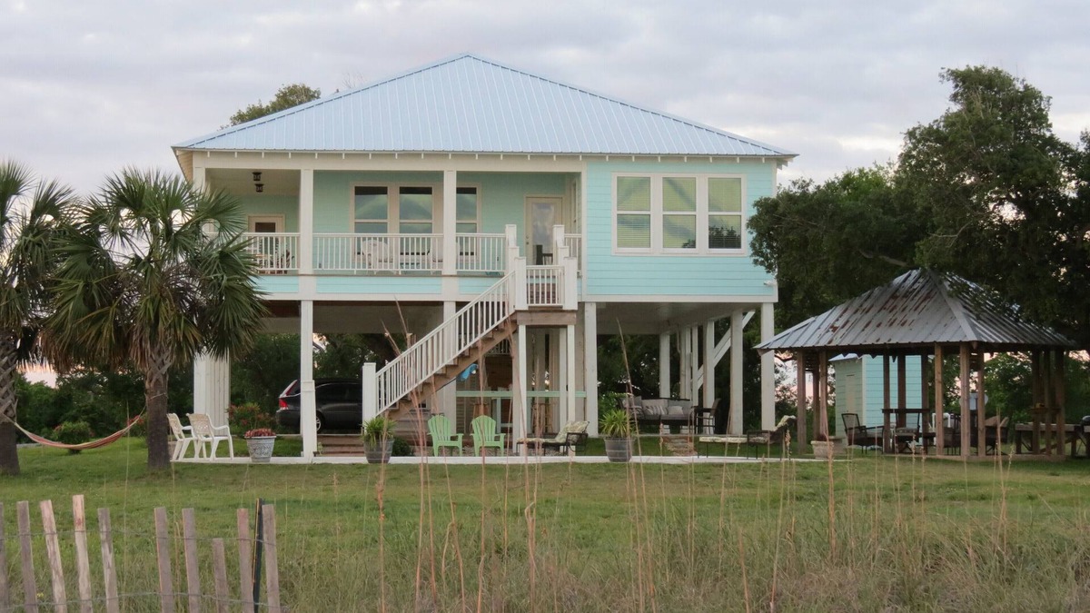 Ocean Springs House | 'Seaglass'-Perfect Beach House with Pool, Peaceful and Private
